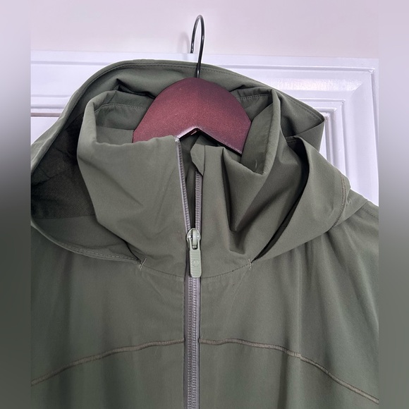 Lululemon Athletica Full Zip up Jacket CA 35801/RN 106259 E4 - Women’s Sz 4 - Picture 4 of 11